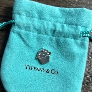 Tiffany cupcake muffin love charm